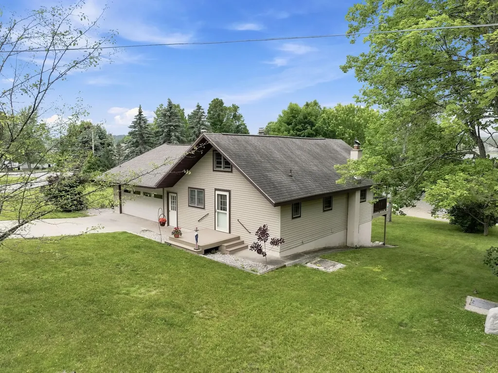 10876 Lockwood Drive Clam Lake Township MI 49601