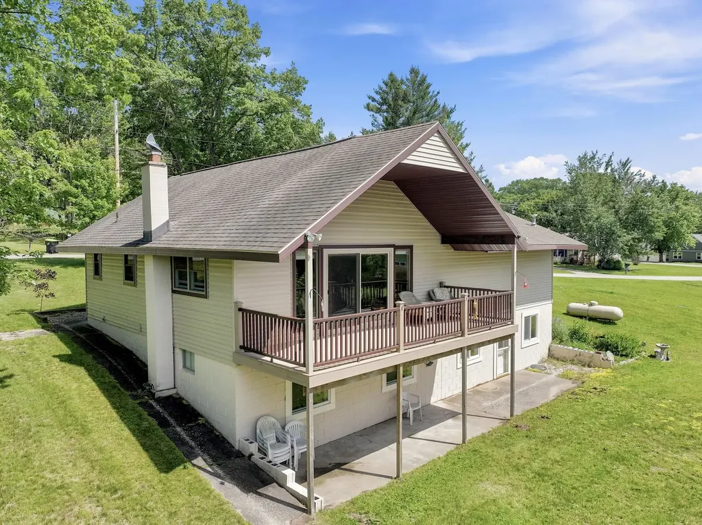 10876 Lockwood Drive Clam Lake Township MI 49601