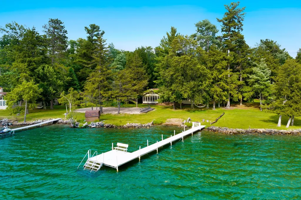 8143 Drake Lane Whitewater Township MI 49690