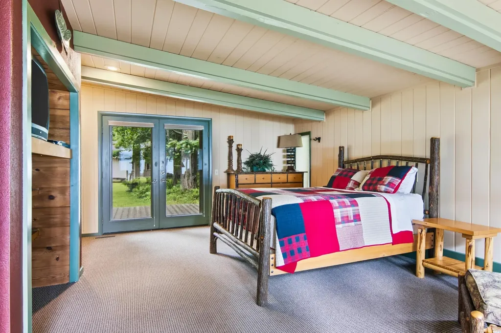 8143 Drake Lane Whitewater Township MI 49690