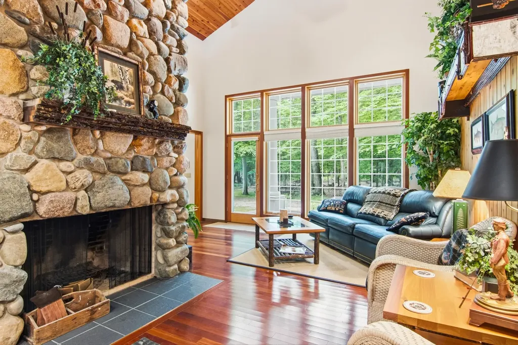 8143 Drake Lane Whitewater Township MI 49690