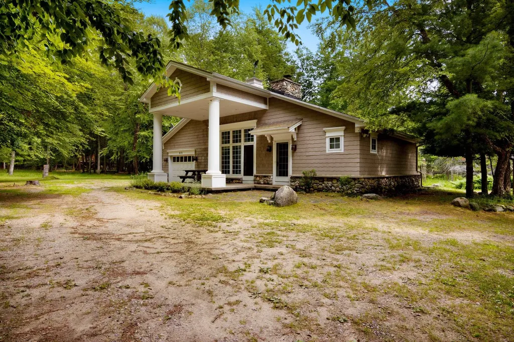 8143 Drake Lane Whitewater Township MI 49690