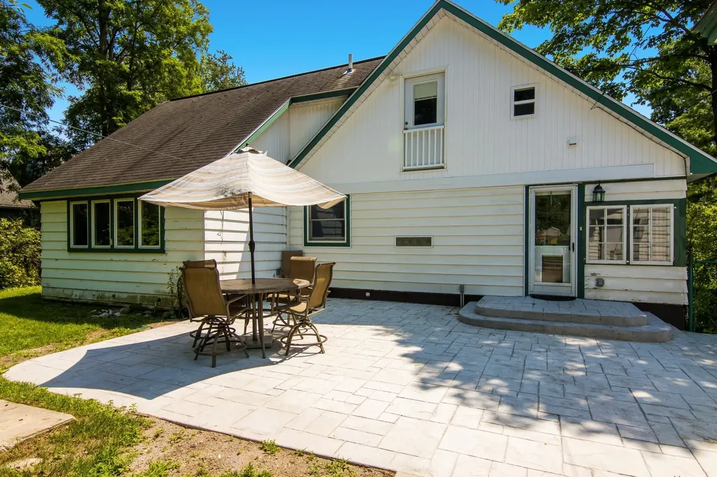 123 E Sixteenth Street Traverse City City MI 49684
