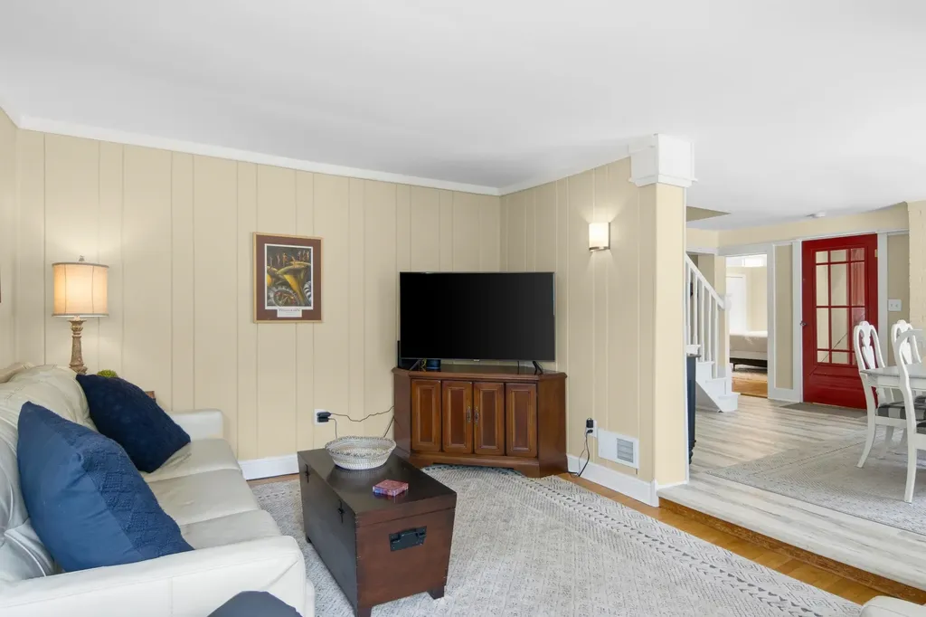 123 E Sixteenth Street Traverse City City MI 49684