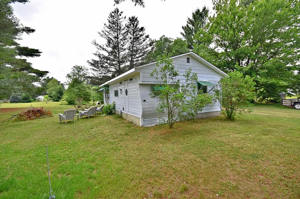 1061 N Anderson Street Forest Township MI 49651