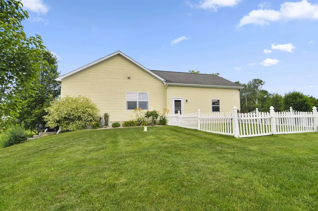 21233 Forest Trail Green Charter Township MI 49307
