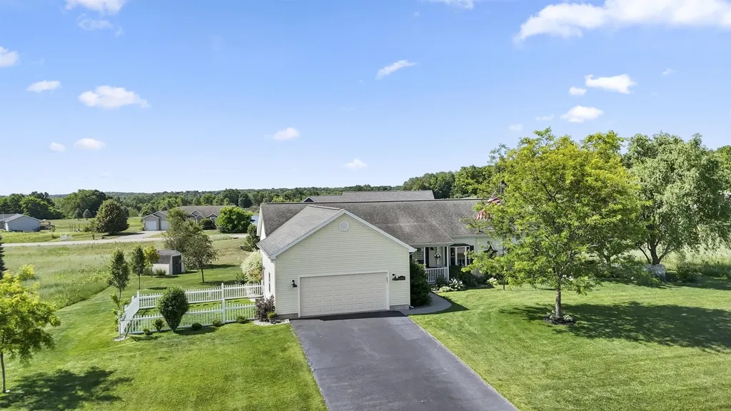 21233 Forest Trail Green Charter Township MI 49307