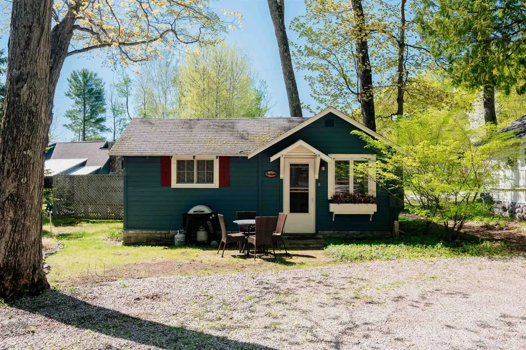 429 S Shabwasung Street Unknown City MI 49670