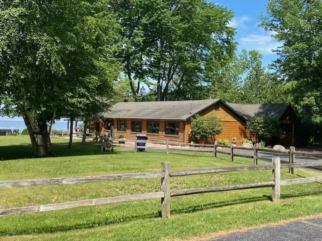 6865 Pinebrook Drive Custer Township MI 49615