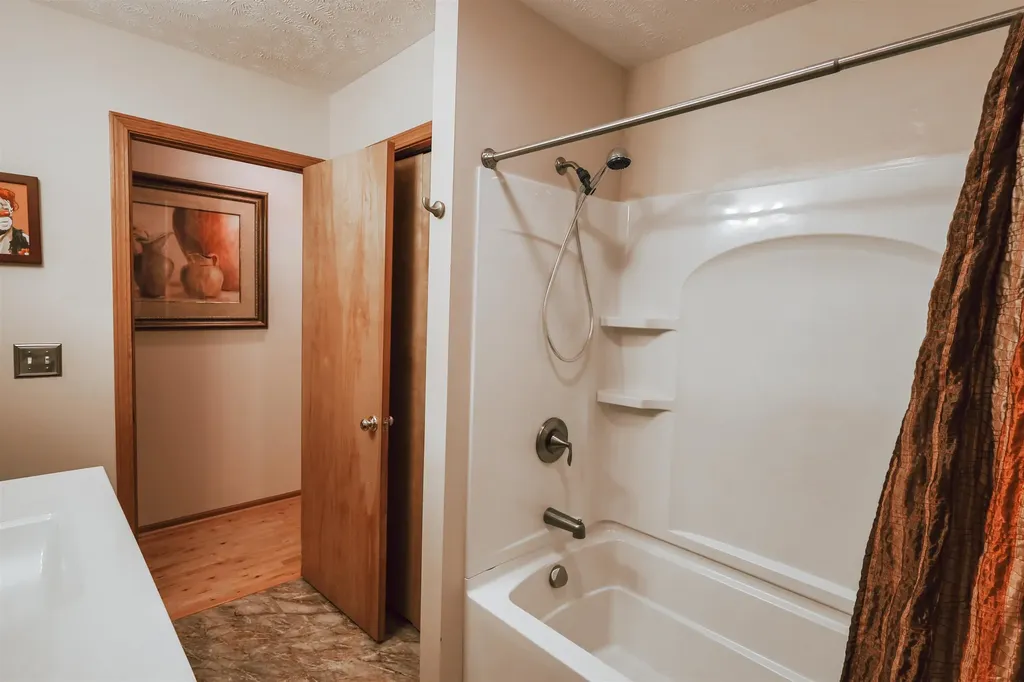 13686 Hedeen Drive Peninsula Township MI 49686