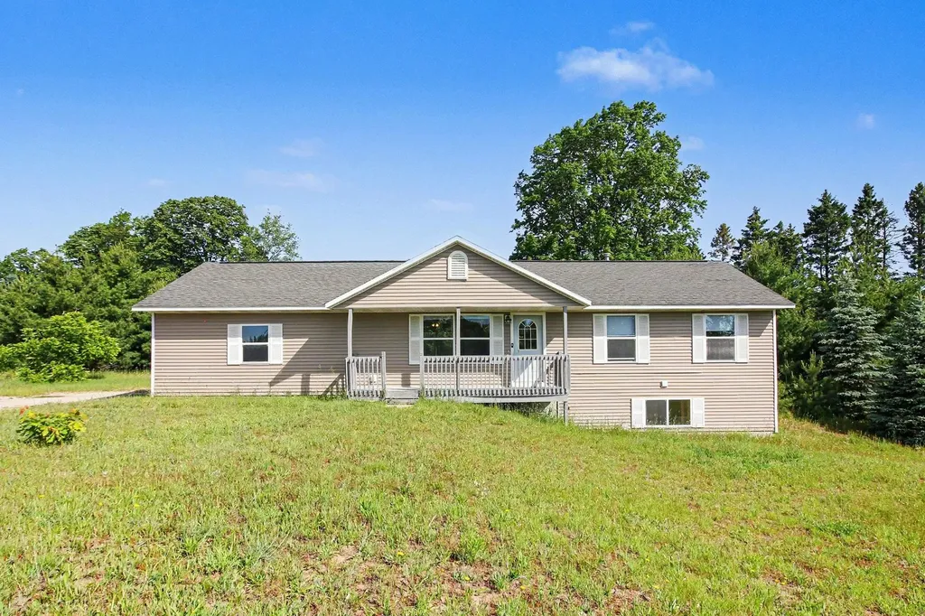 8394 King Arthurs Court Paradise Township MI 49649