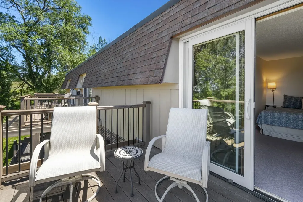240 Peninsula Hills Drive Peninsula Township MI 49686
