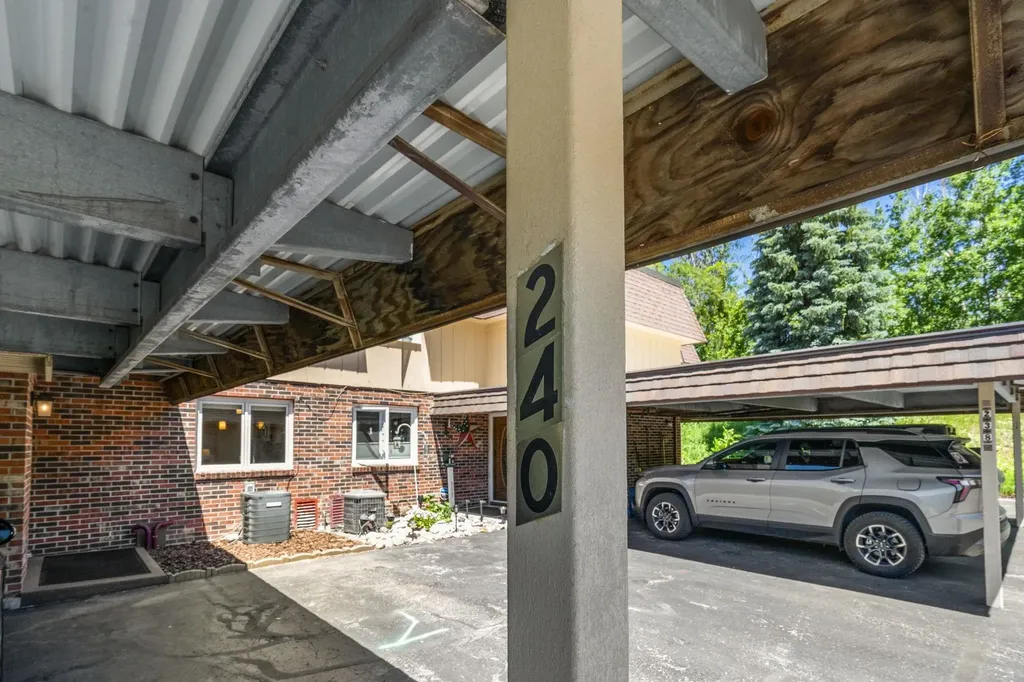 240 Peninsula Hills Drive Peninsula Township MI 49686