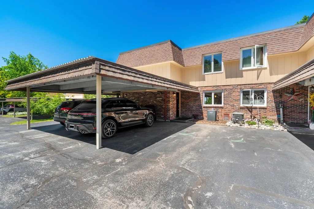 240 Peninsula Hills Drive Peninsula Township MI 49686