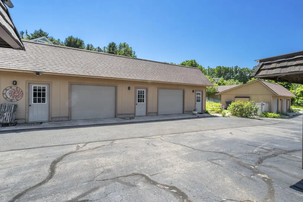 240 Peninsula Hills Drive Peninsula Township MI 49686