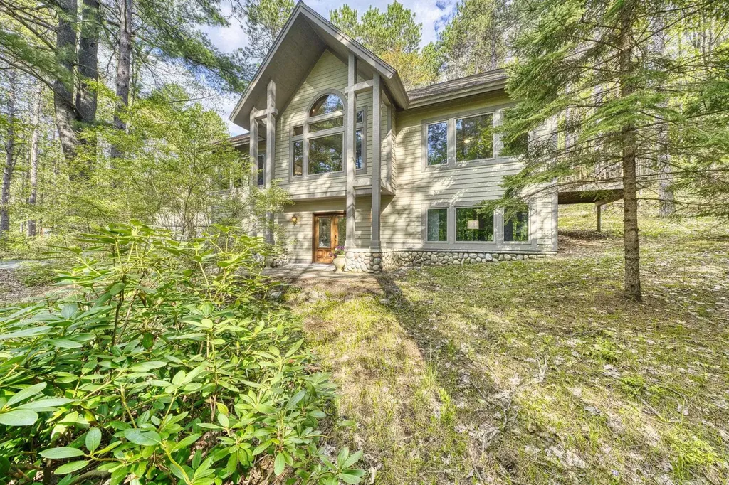 4678 Lands End Road East Bay Township MI 49686