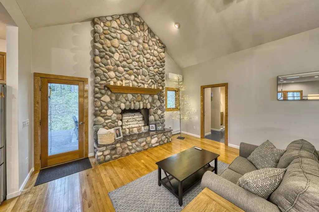 4678 Lands End Road East Bay Township MI 49686