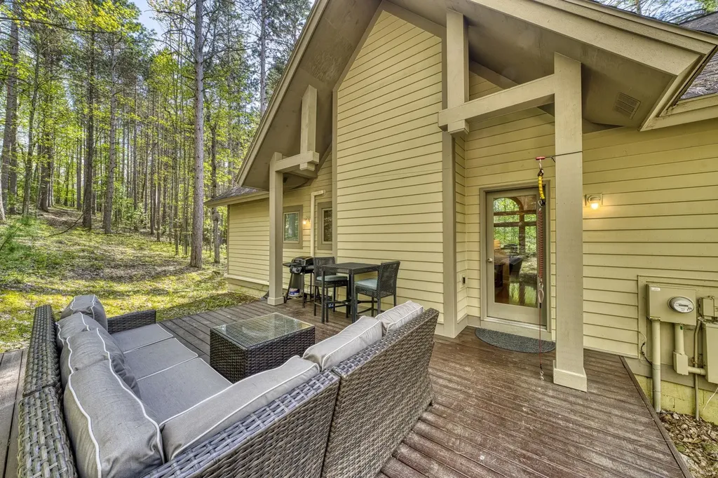 4678 Lands End Road East Bay Township MI 49686