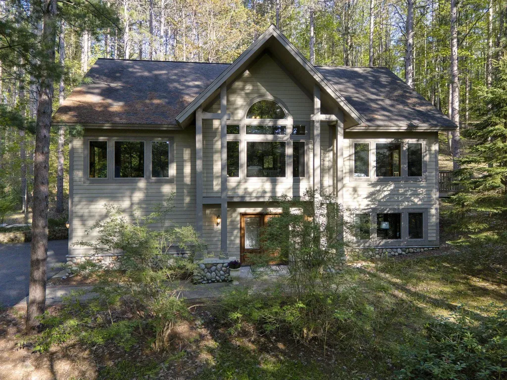 4678 Lands End Road East Bay Township MI 49686