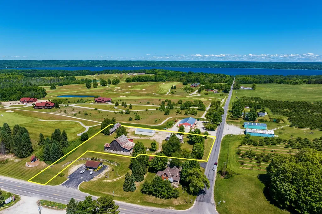 12924 Mclachlan Road Torch Lake Township MI 49648