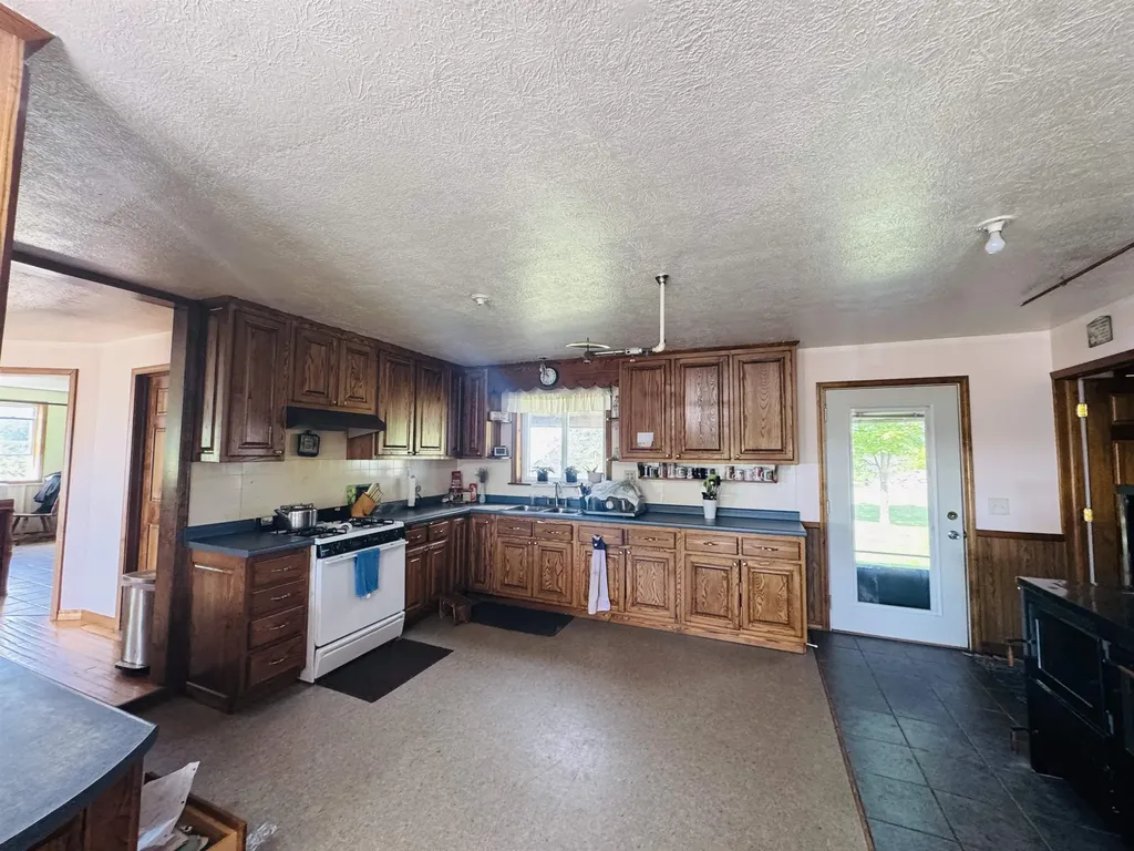 6351 N 33 Road Greenwood Township MI 49663