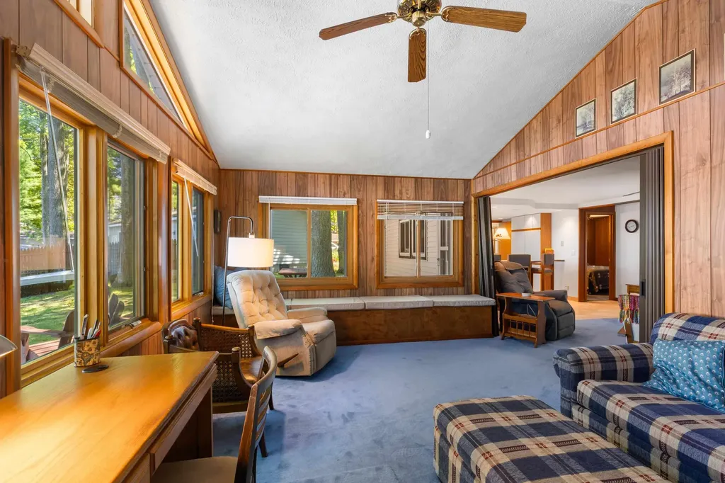 4871 Lakeview Drive Green Lake Township MI 49643