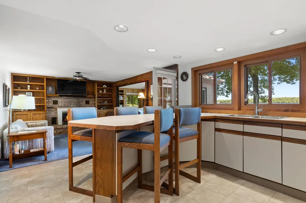 4871 Lakeview Drive Green Lake Township MI 49643