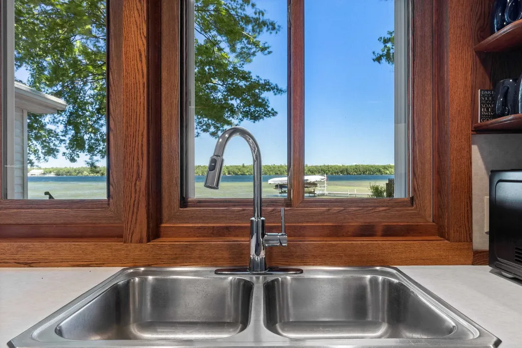 4871 Lakeview Drive Green Lake Township MI 49643