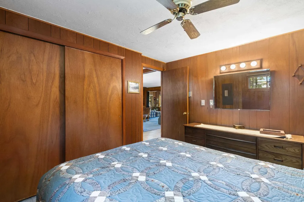 4871 Lakeview Drive Green Lake Township MI 49643