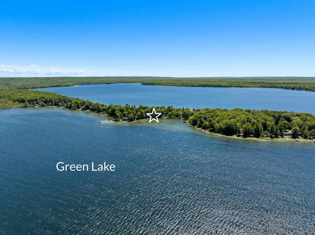 4871 Lakeview Drive Green Lake Township MI 49643