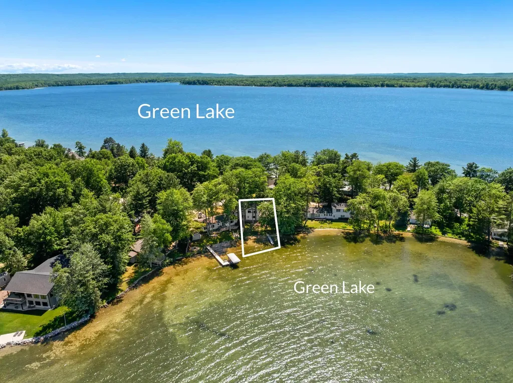 4871 Lakeview Drive Green Lake Township MI 49643