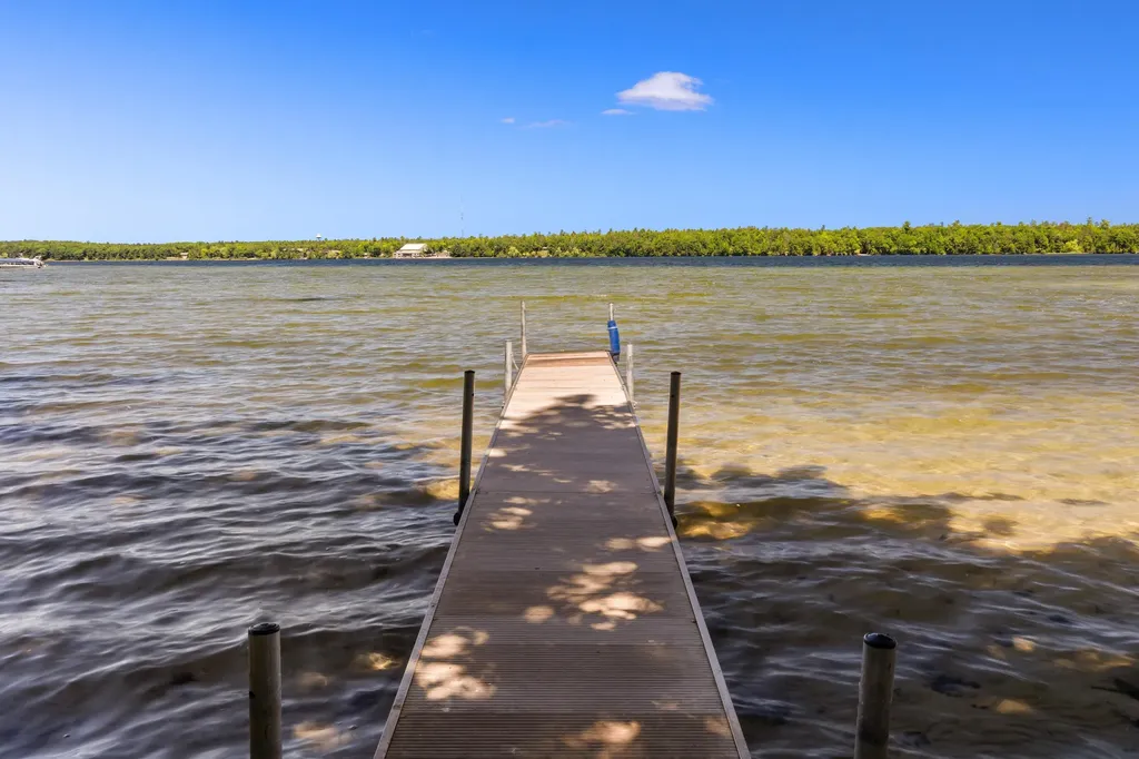 4871 Lakeview Drive Green Lake Township MI 49643