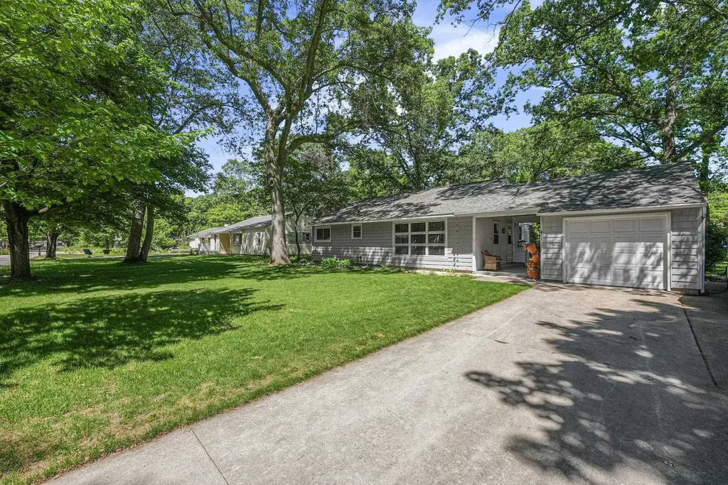 611 Woodland Drive Traverse City City MI 49686