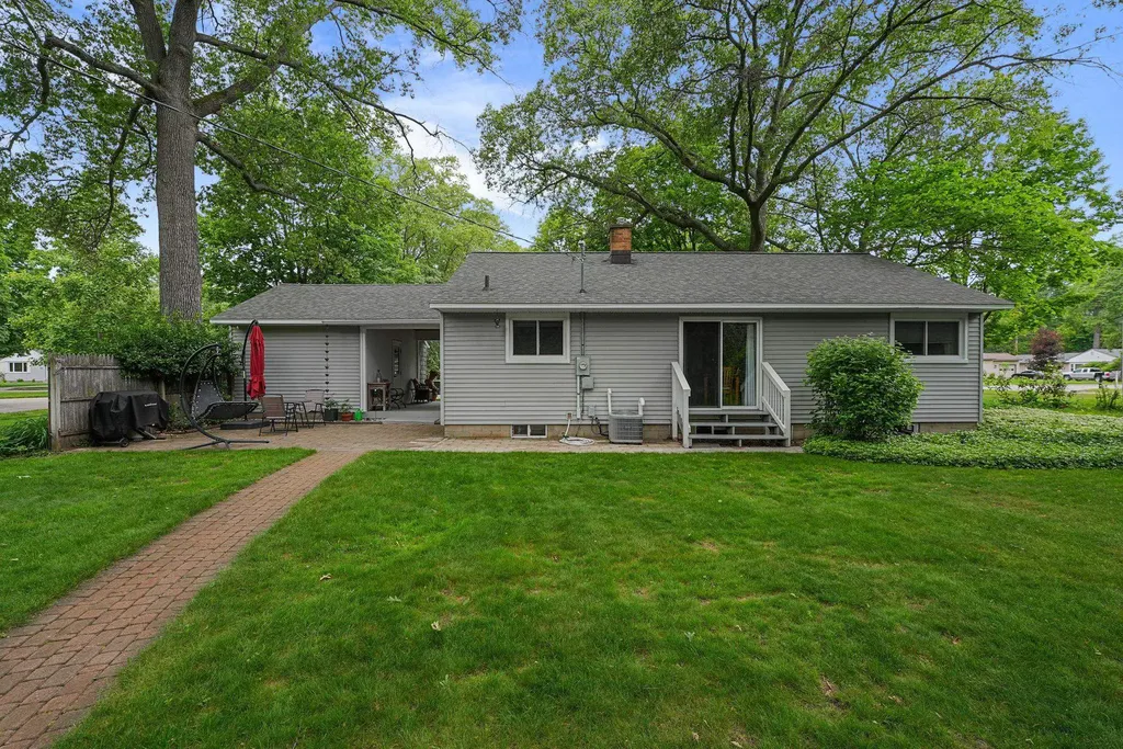 611 Woodland Drive Traverse City City MI 49686