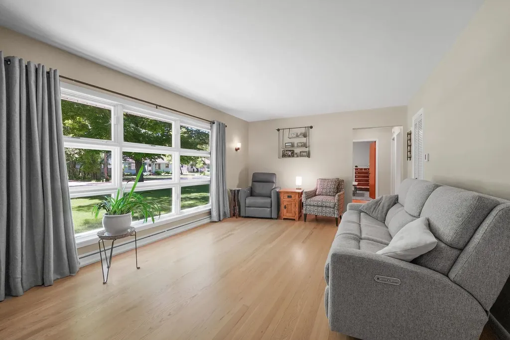 611 Woodland Drive Traverse City City MI 49686