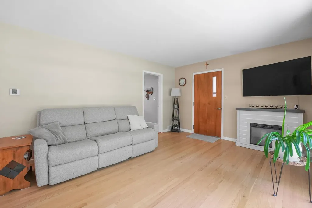 611 Woodland Drive Traverse City City MI 49686