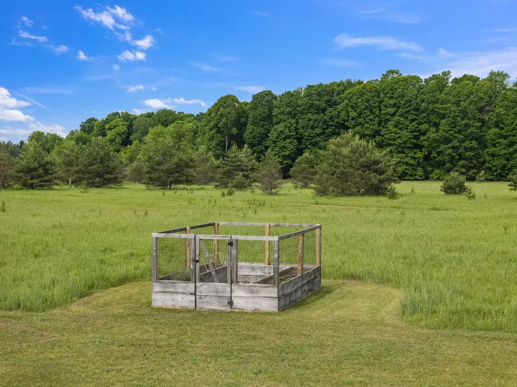 10815 N 25 Road Hanover Township MI 49649