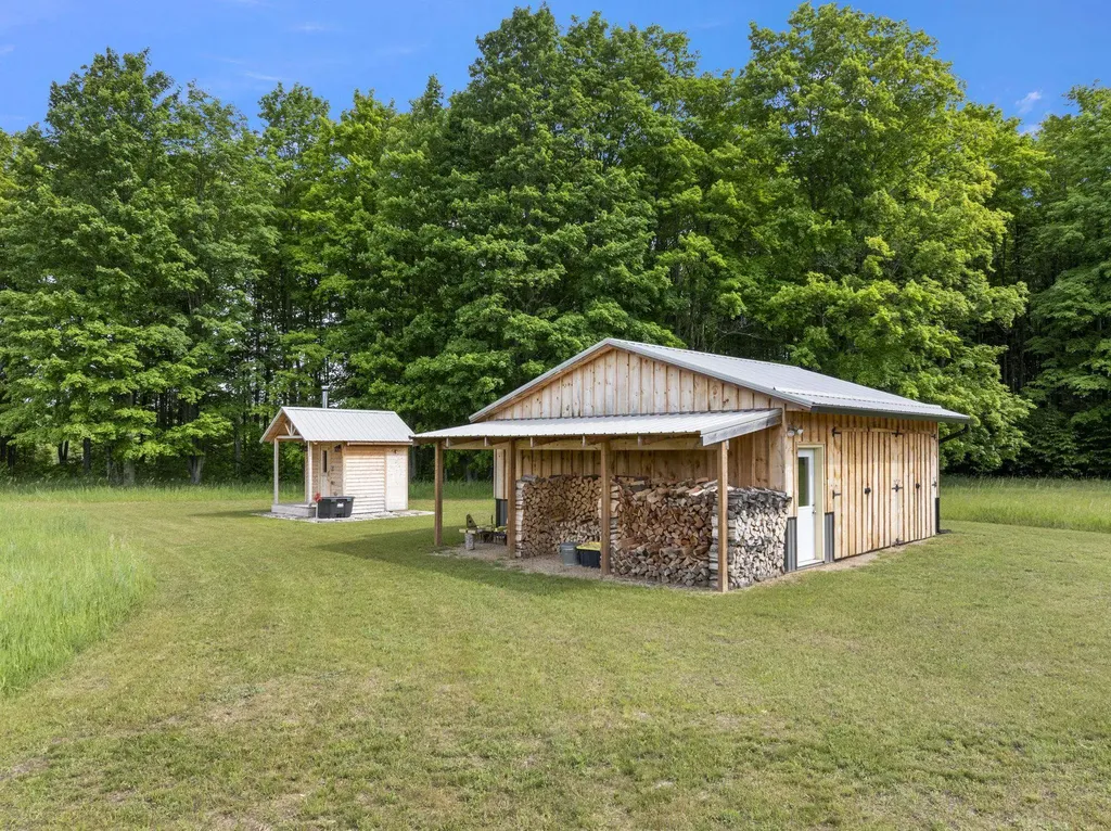 10815 N 25 Road Hanover Township MI 49649