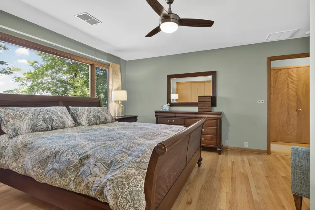 1630 Timber Lane Drive Peninsula Township MI 49686