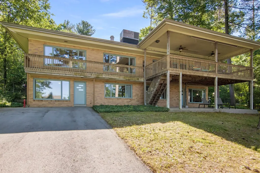 1630 Timber Lane Drive Peninsula Township MI 49686