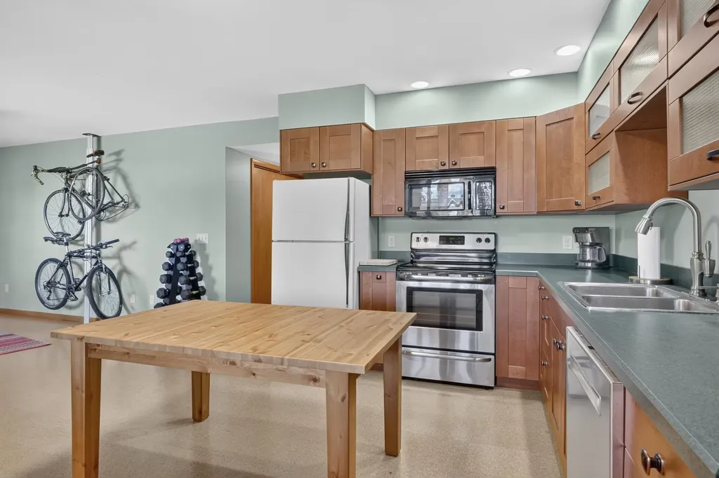 1630 Timber Lane Drive Peninsula Township MI 49686