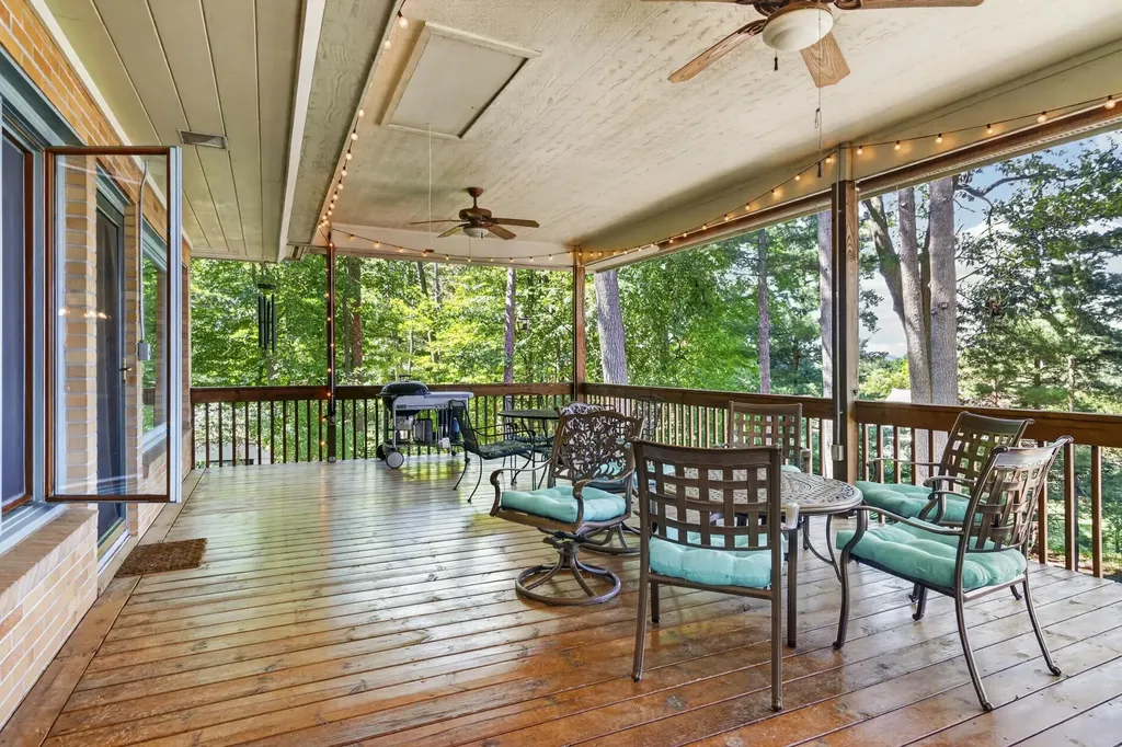 1630 Timber Lane Drive Peninsula Township MI 49686
