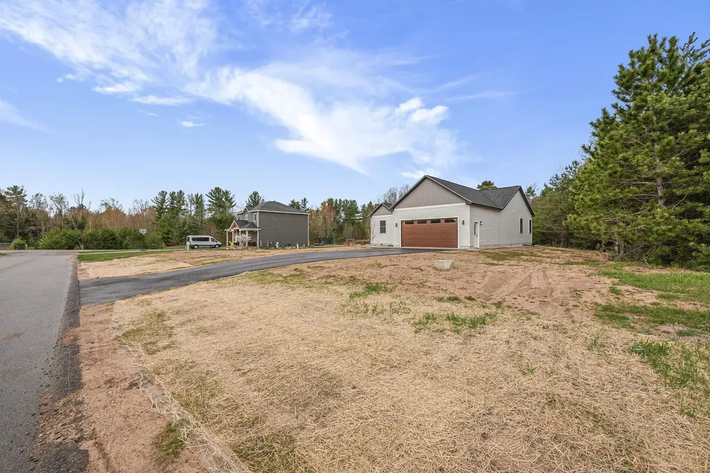 3038 Michele Marie Green Lake Township MI 49637