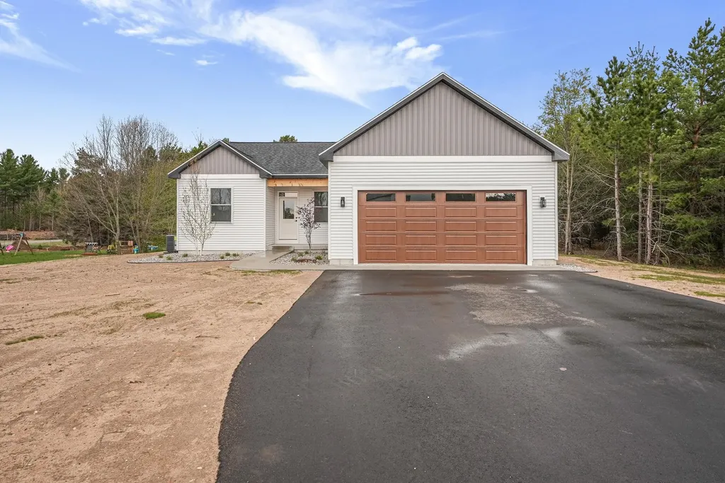 3038 Michele Marie Green Lake Township MI 49637