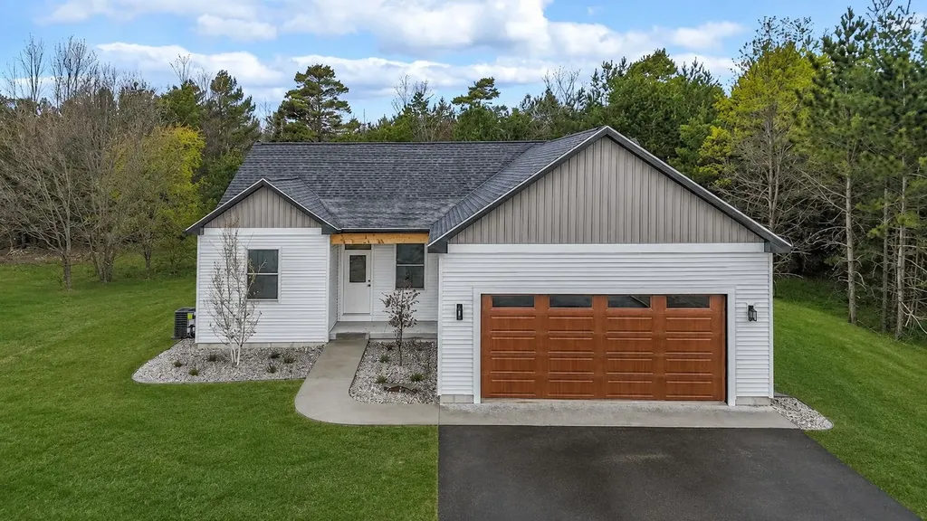 3038 Michele Marie Green Lake Township MI 49637