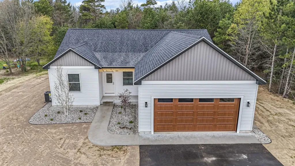 3038 Michele Marie Green Lake Township MI 49637