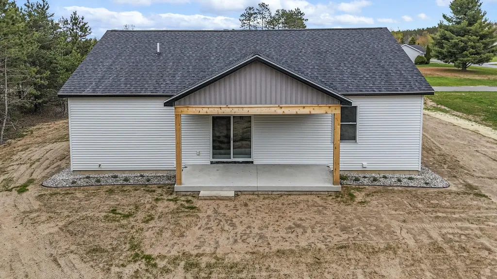 3038 Michele Marie Green Lake Township MI 49637
