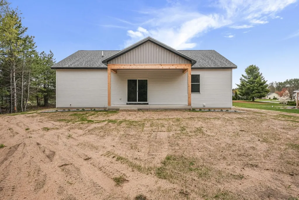 3038 Michele Marie Green Lake Township MI 49637
