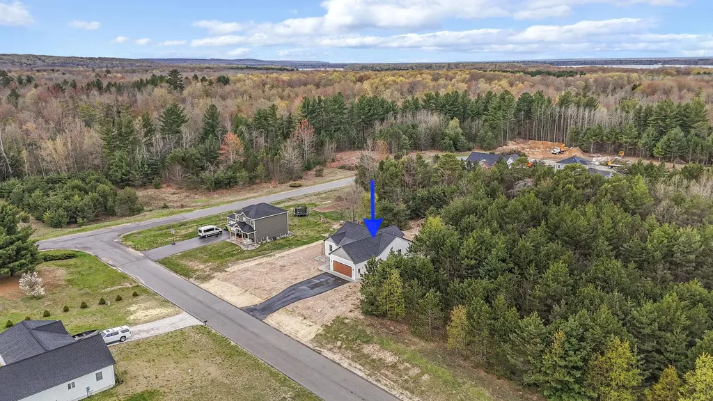 3038 Michele Marie Green Lake Township MI 49637