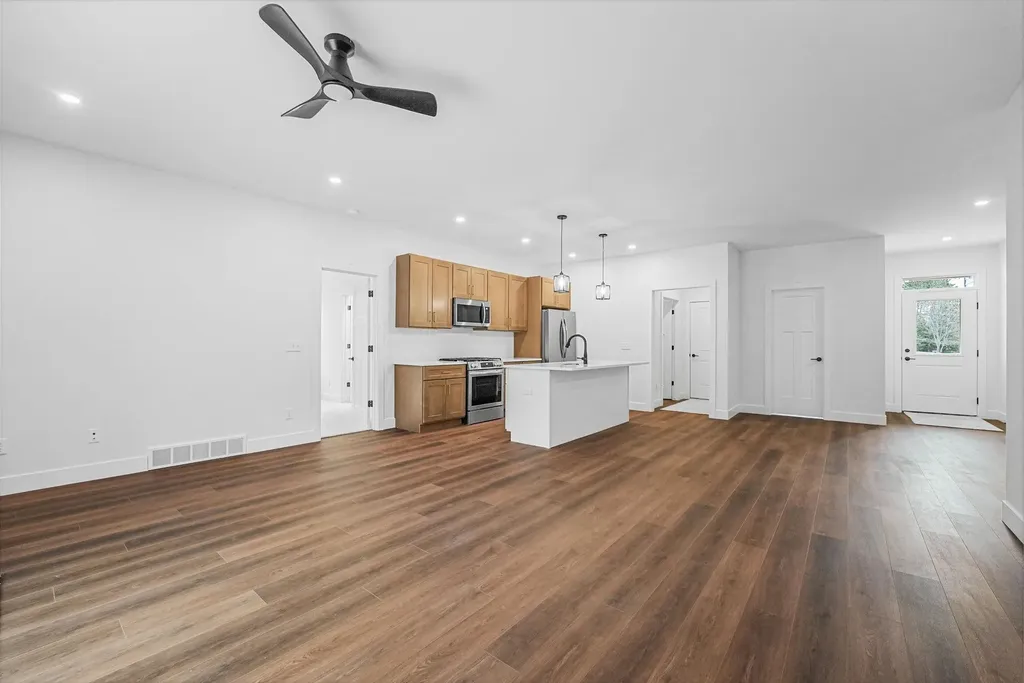 3038 Michele Marie Green Lake Township MI 49637